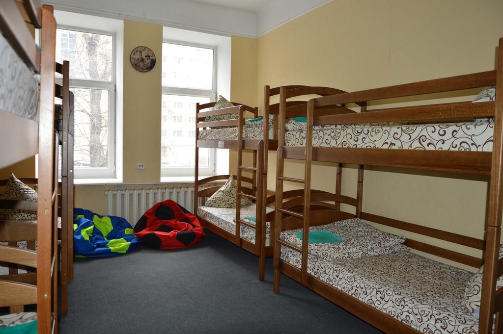 Lviv Lucky Hostel Buitenkant foto