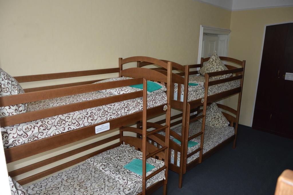 Lviv Lucky Hostel Buitenkant foto