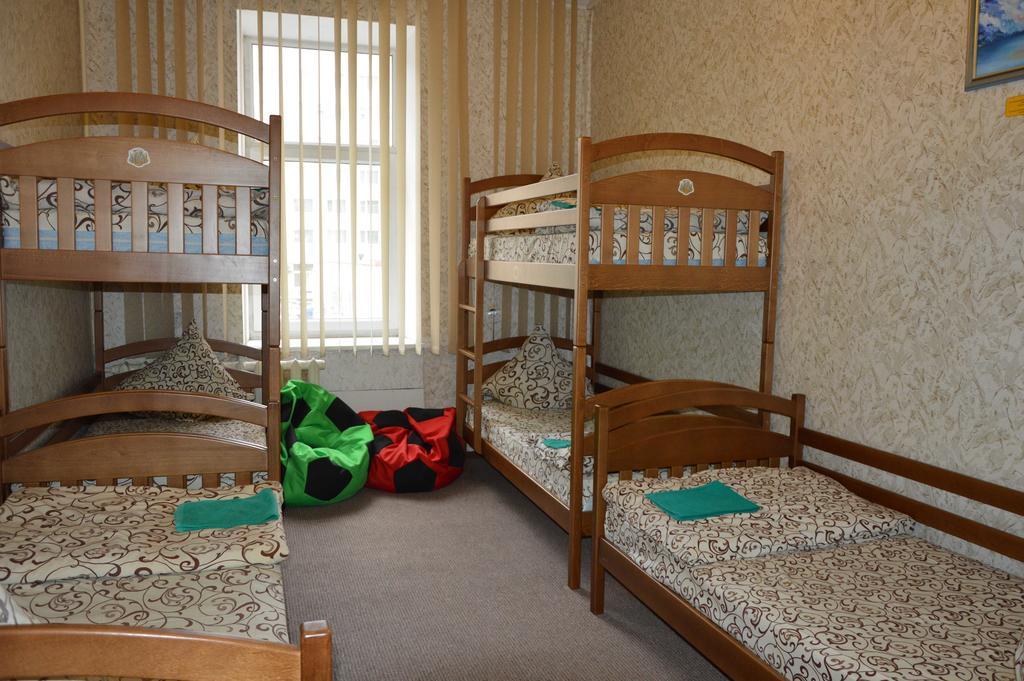 Lviv Lucky Hostel Buitenkant foto