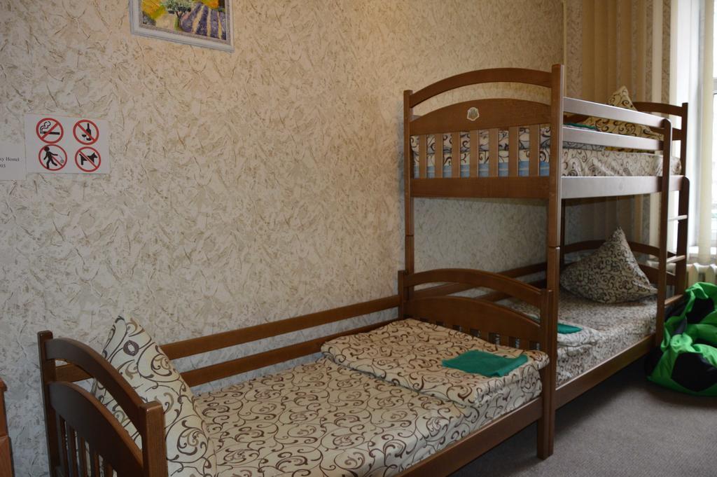 Lviv Lucky Hostel Buitenkant foto