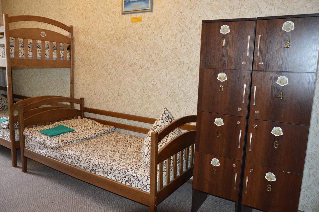 Lviv Lucky Hostel Buitenkant foto