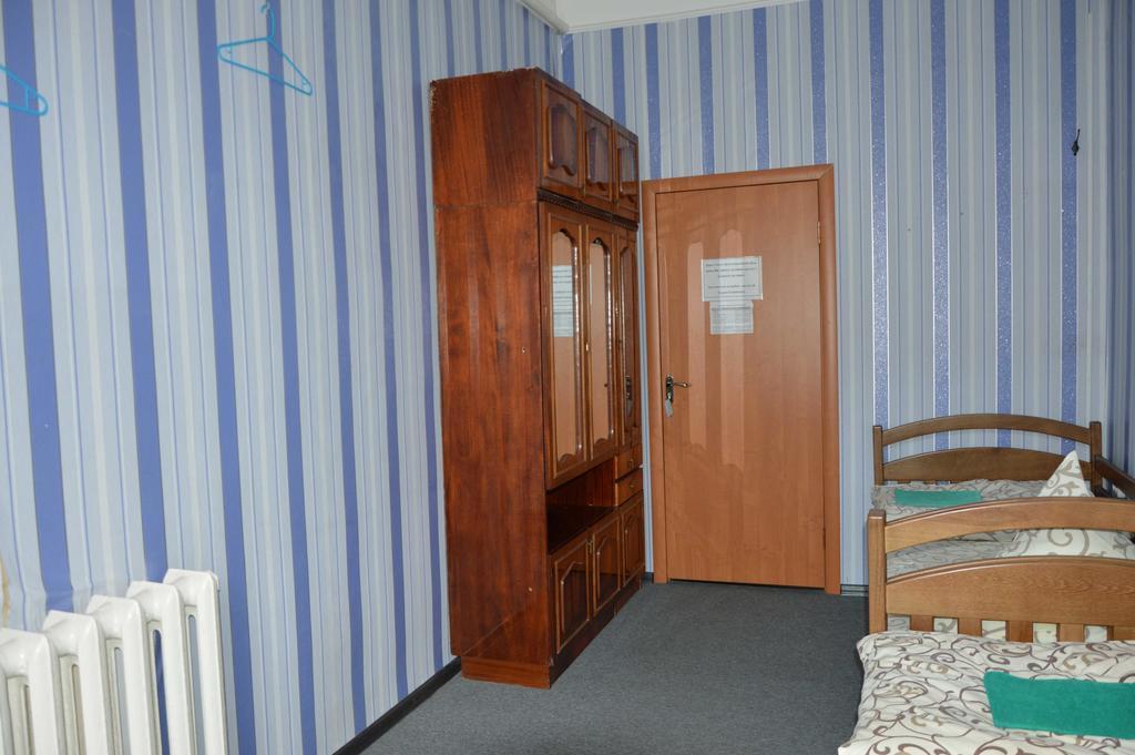 Lviv Lucky Hostel Buitenkant foto