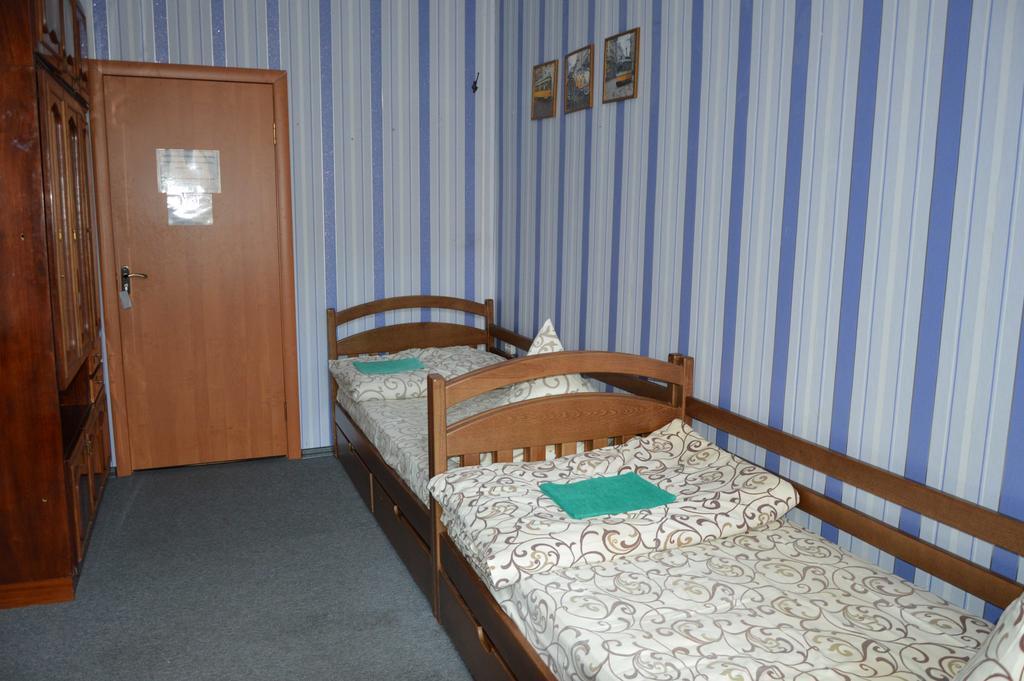 Lviv Lucky Hostel Buitenkant foto