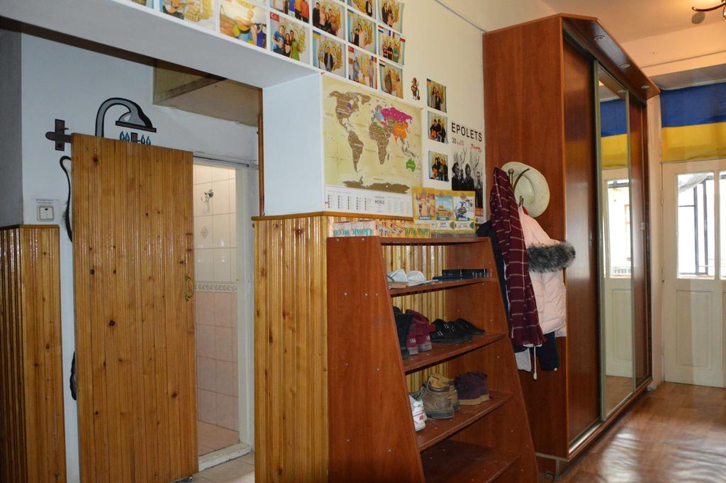 Lviv Lucky Hostel Buitenkant foto
