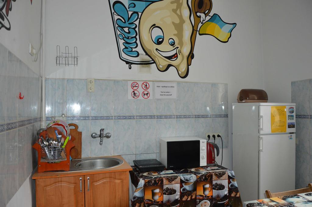 Lviv Lucky Hostel Buitenkant foto