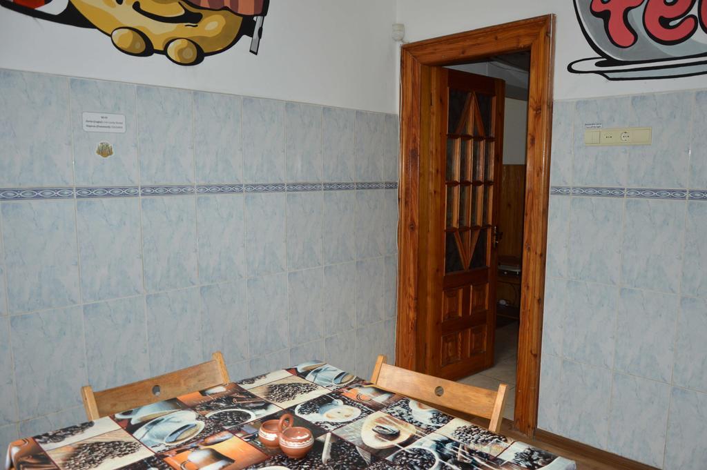 Lviv Lucky Hostel Buitenkant foto
