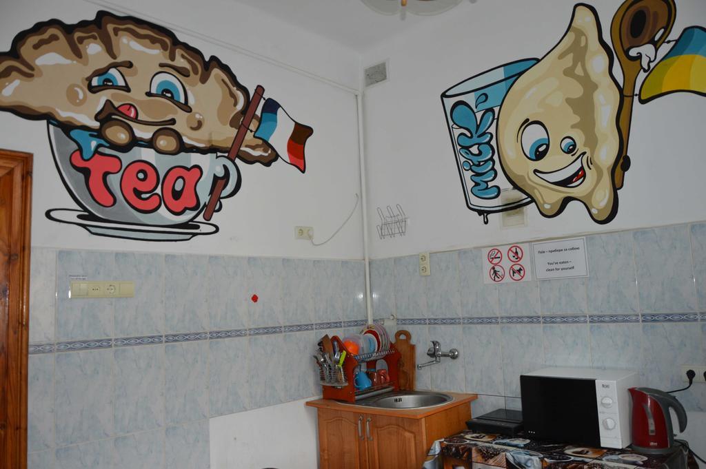 Lviv Lucky Hostel Buitenkant foto